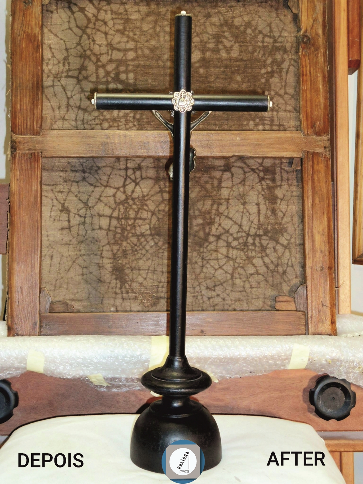 crucifixo com Cristo em metal1.4B.jpg